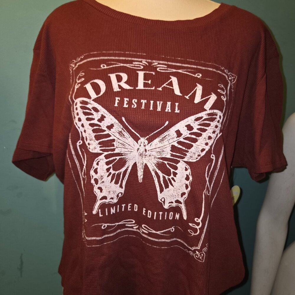 NWT DREAM FESTIVAL LIMITED EDITION SZ 1 X SHORT SLEEVED SHIRT